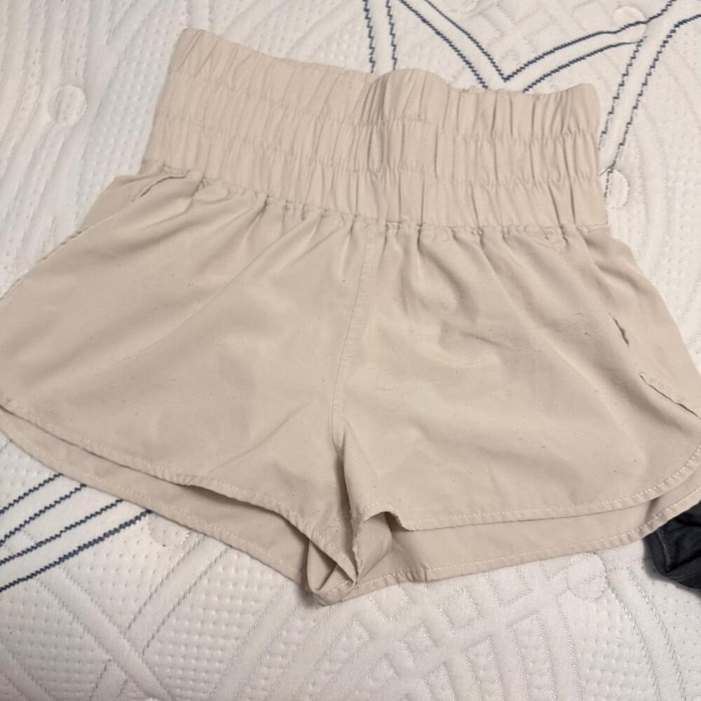 Like New Women's Anthropologie HYFVE Tan Shorts Size Medium